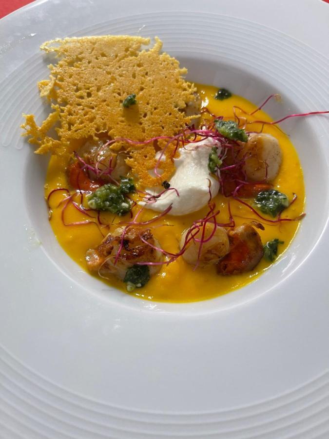 Logis Hotel Restaurant Cazes Arazat Laissac Exterior photo
