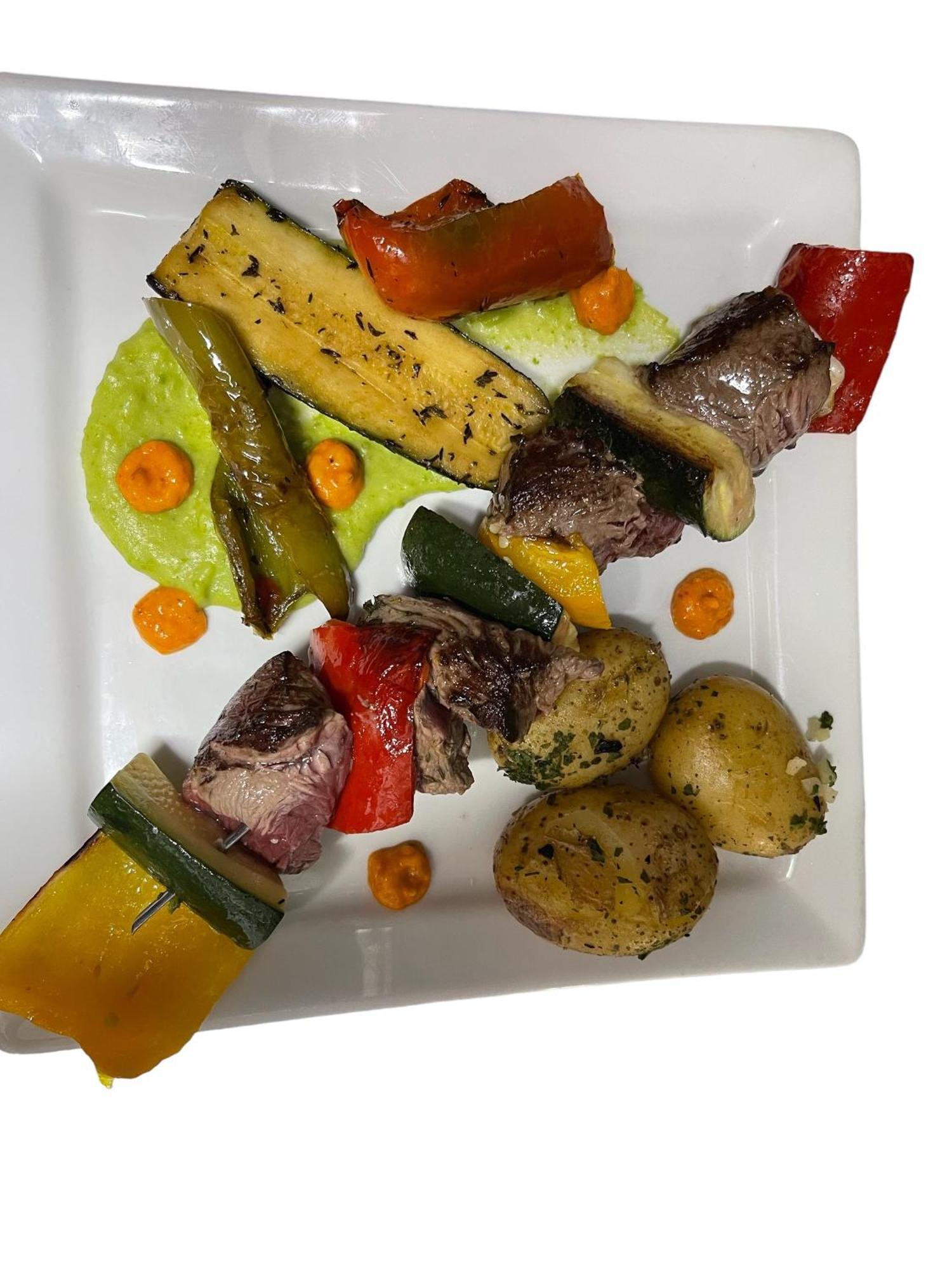 Logis Hotel Restaurant Cazes Arazat Laissac Exterior photo